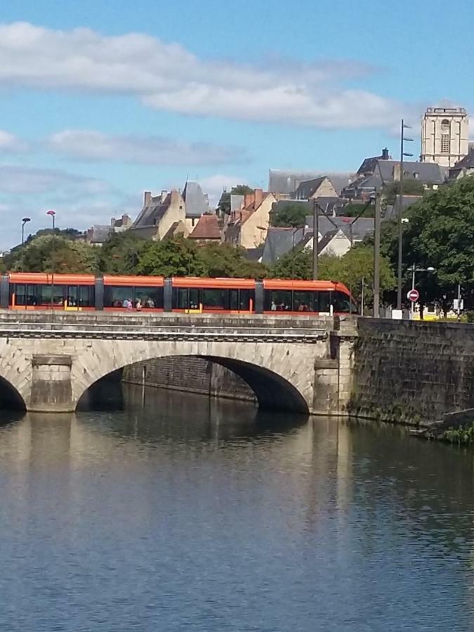 Petite Maison Romantique Au Calme, Coeur Historique Plantagenet, Vue Ville Le Mans Esterno foto